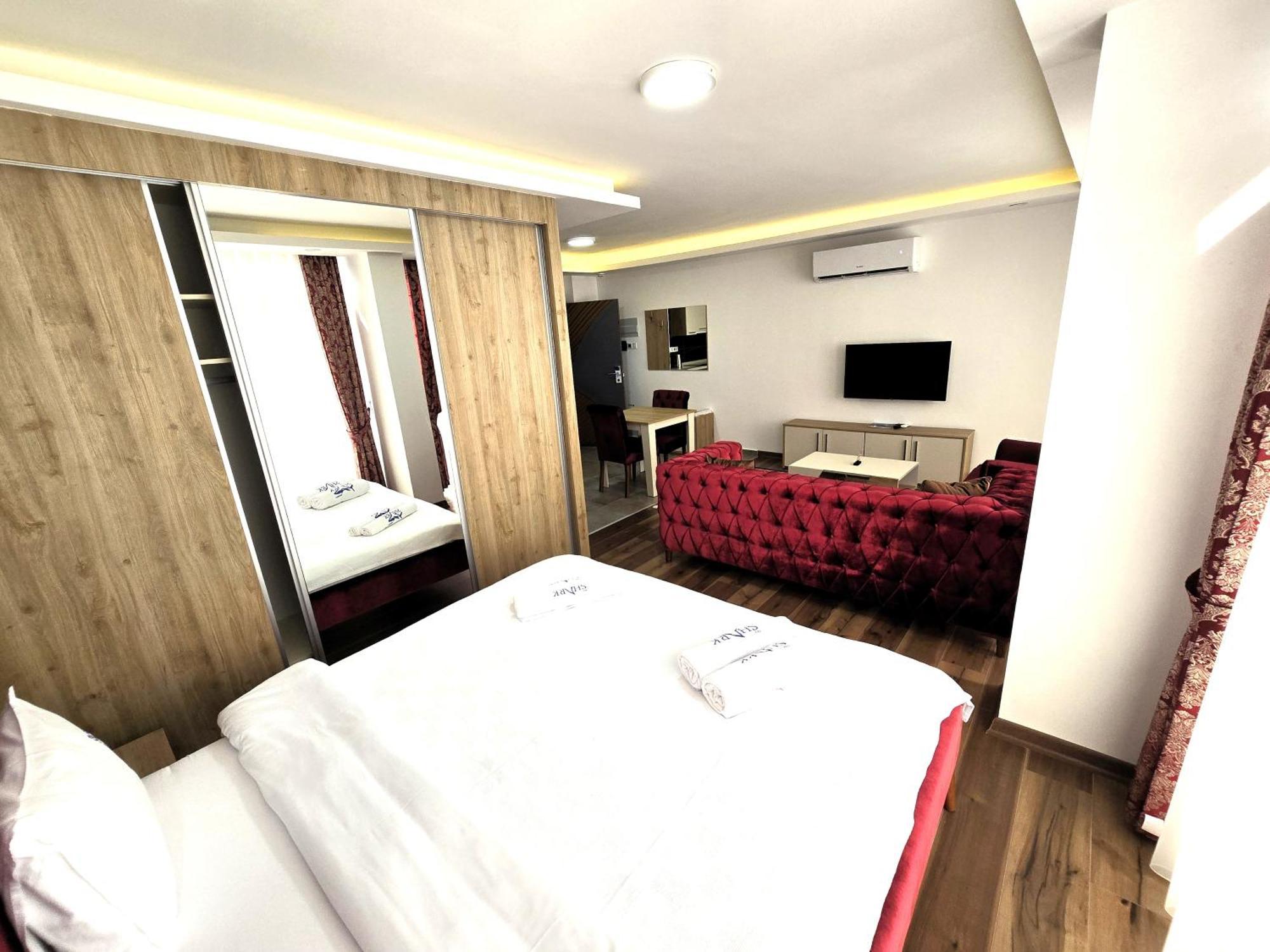 Nurel Shark Residence Kyrenia  Eksteriør billede